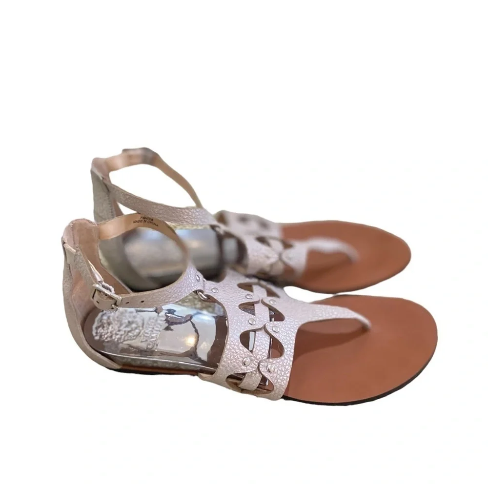 Vince Camuto gladiator leather sandal metalllic champagne silver flat wedge 7.5 - Picture 5 of 10